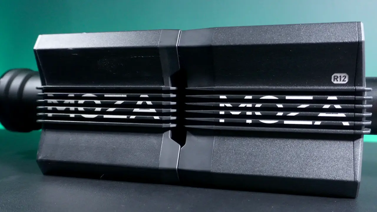 MOZA R9 vs R12 design comparison