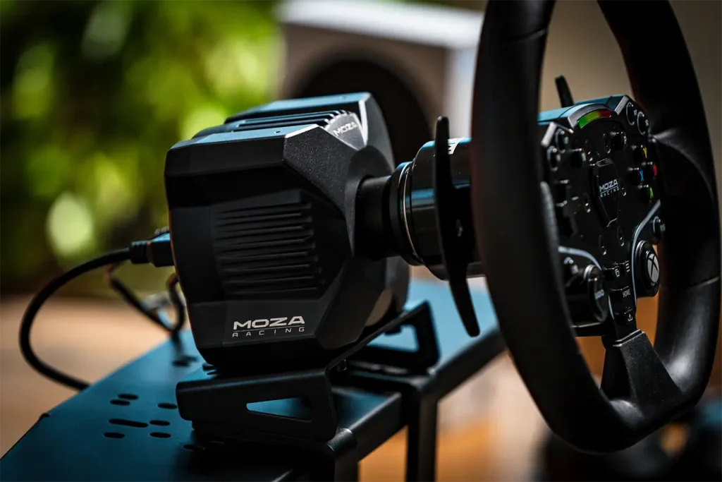 MOZA Racing R3 Wheel base gameplay