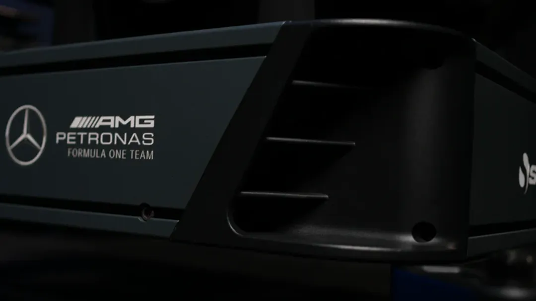 Sim-Lab New aluminium profile frame for Mercedes-AMG F1 cockpit